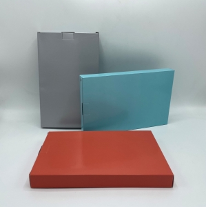 Brievenbusdoos div kleuren 160x250x29mm rood 37st. blauw 34st. zilver 61st.